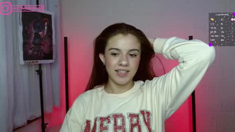 Snapshot of layla_castilloo chatting on 12.30.24 Layla online show from 12.30.24