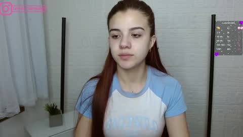 Snapshot of layla_castilloo chatting on 01.07.25 Layla online show from 01.07.25