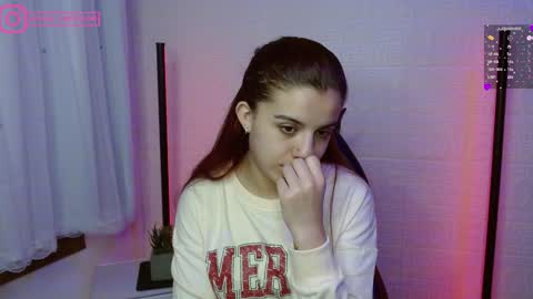 Snapshot of layla_castilloo chatting on 01.21.25 Layla online show from 01.21.25
