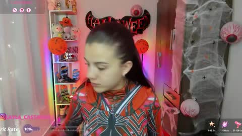 Snapshot of layla_castilloo chatting on 10.14.25 Layla online show from 10.14.25