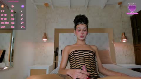 Layla Mackenzie  online show from 02.09.26