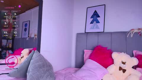 Layla online show from 01.14.25