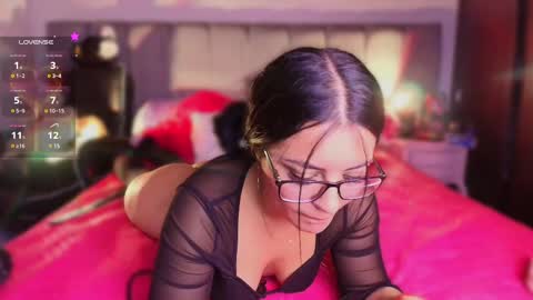 Layla online show from 02.15.25