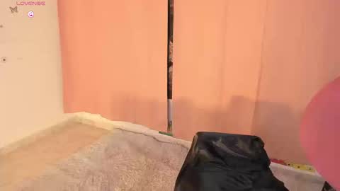 Snapshot of laylacarteer chatting on 09.11.25 LAYLA online show from 09.11.25