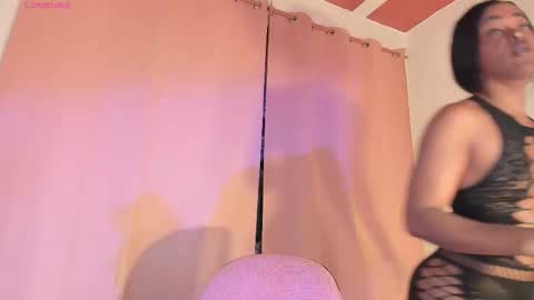 Snapshot of laylacarteer chatting on 11.30.25 LAYLA online show from 11.30.25