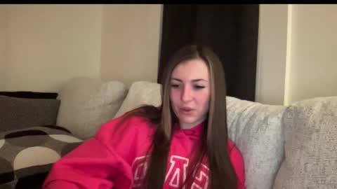 laylahlaylah1 online show from 12.04.25