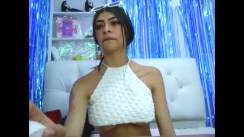 Layla online show from 10.02.25