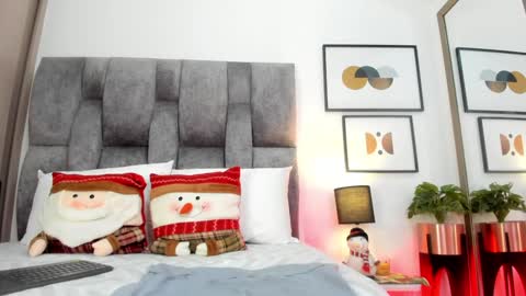 Layla Jenssen online show from 12.17.24