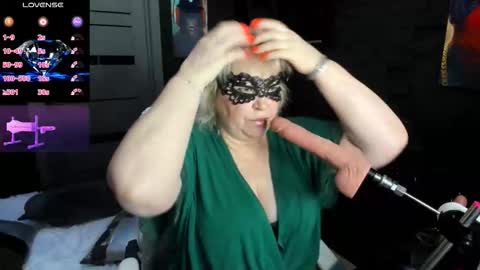 Snapshot of laylalaylamilf chatting on 01.15.26 laylalaylamilf online show from 01.15.26