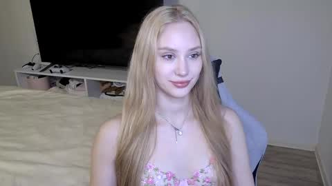 Snapshot of laylapretty001 chatting on 03.17.26 LaylaPretty001 online show from 03.17.26