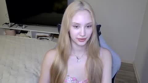 Snapshot of laylapretty001 chatting on 04.06.26 LaylaPretty001 online show from 04.06.26