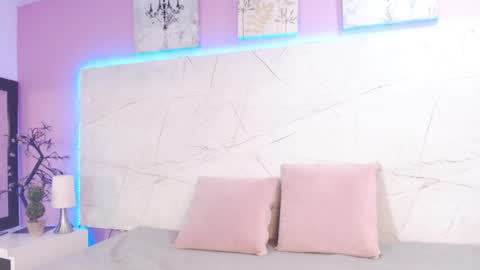 Layla Taylor online show from 04.10.26