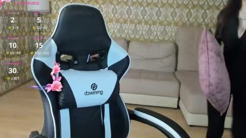 laylaura online show from 05.13.26