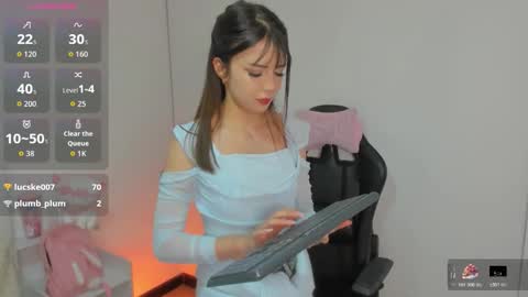 Snapshot of laylavelvet chatting on 11.30.25 LAYLA online show from 11.30.25