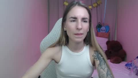 Snapshot of laymablast chatting on 04.11.26 laymablast online show from 04.11.26