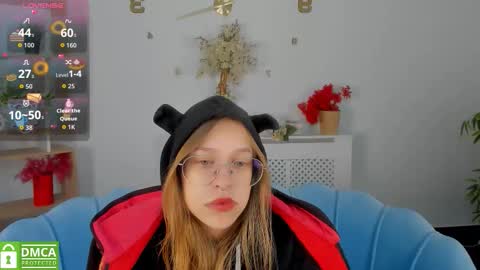 layriantavee online show from 10.10.25