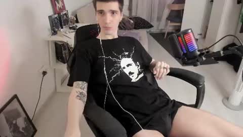Snapshot of lazy_haze chatting on 08.04.26 Haze aka Slava online show from 08.04.26