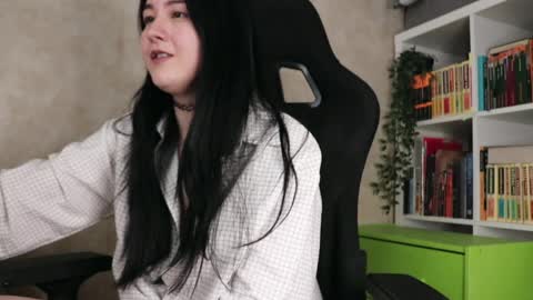 Lisa online show from 04.11.26