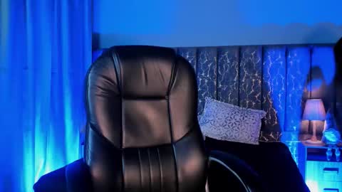 Lea Velle online show from 11.15.25