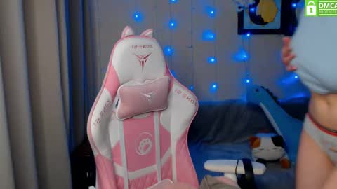 Snapshot of leah__gotty chatting on 12.17.24 Leah Gotty online show from 12.17.24