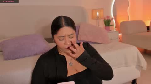 Leah online show from 10.25.25