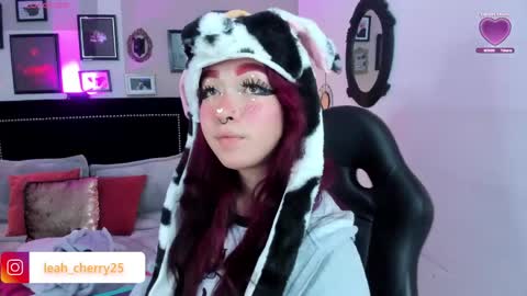 Snapshot of leah_cherry chatting on 05.25.26 Leah online show from 05.25.26