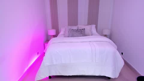 Leah  Greyy online show from 12.16.25