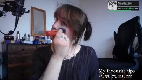 Snapshot of leah_lust_ chatting on 10.16.25 leah_lust_ online show from 10.16.25