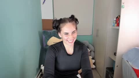 Snapshot of leah_sm chatting on 01.16.25 Laura online show from 01.16.25