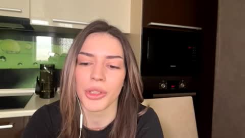 Snapshot of leahjozwiak chatting on 03.21.26 Arina online show from 03.21.26