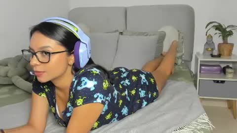   online show from 04.17.26