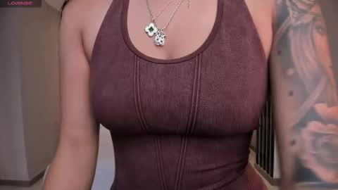 leahnovac online show from 10.15.25