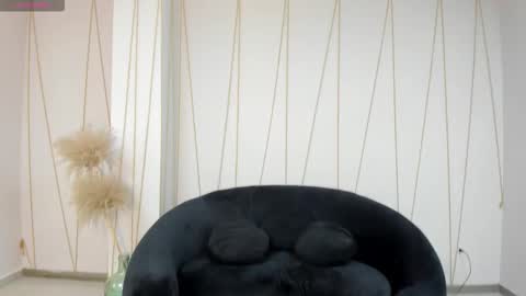 leahnovac online show from 11.23.25