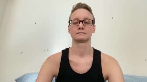 Snapshot of leahwilde chatting on 02.14.25 Lee online show from 02.14.25