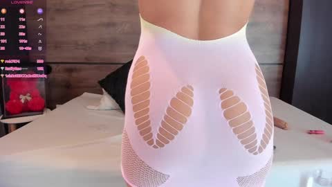 Snapshot of leamonroe__ chatting on 12.28.24 Hey Im Lea online show from 12.28.24