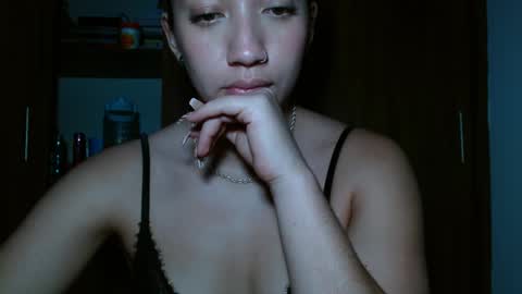 Snapshot of leanaalhub chatting on 12.18.24 leanaalhub online show from 12.18.24