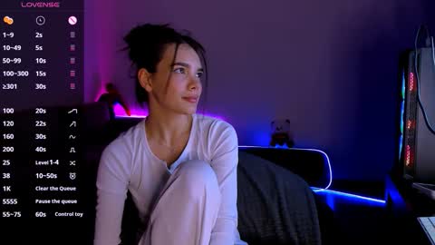 Leana online show from 11.21.25