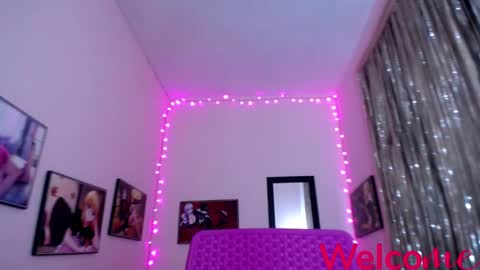 Snapshot of leandra_sex chatting on 02.19.25 Leandra online show from 02.19.25