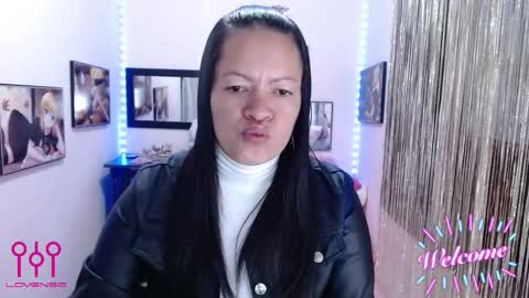 Snapshot of leandra_sex chatting on 09.18.25 Leandra online show from 09.18.25