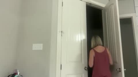 leanneluxecouple online show from 11.24.25