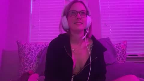 leanneluxecouple online show from 04.14.26