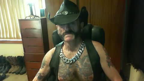 leathergreaser online show from 10.19.25