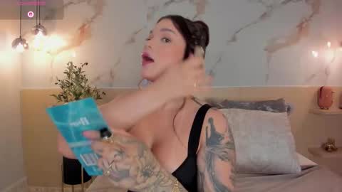 Snapshot of leathompson1 chatting on 11.27.25 online show from 11.27.25