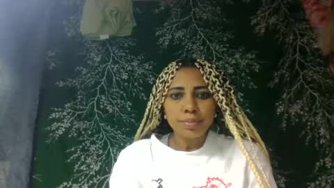Snapshot of leatianaa chatting on 06.25.26 leatianaa online show from 06.25.26
