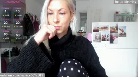 Snapshot of leavixx chatting on 12.12.24 LeaVixx online show from 12.12.24