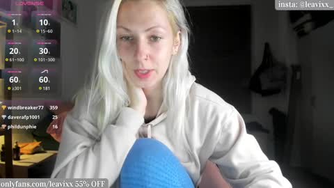 Snapshot of leavixx chatting on 03.03.25 LeaVixx online show from 03.03.25