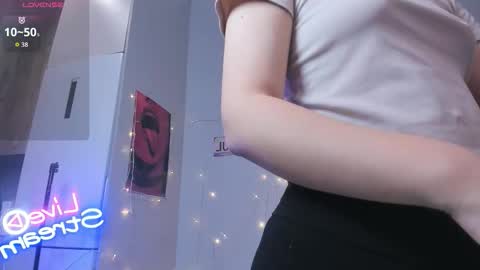 Snapshot of leehaeun7 chatting on 02.14.26 Lee Haeun online show from 02.14.26