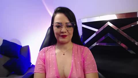 Leelu online show from 10.18.25