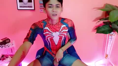 Snapshot of leemoreno18 chatting on 10.07.25 leemoreno18 online show from 10.07.25