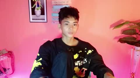 Snapshot of leemoreno18 chatting on 10.19.25 leemoreno18 online show from 10.19.25